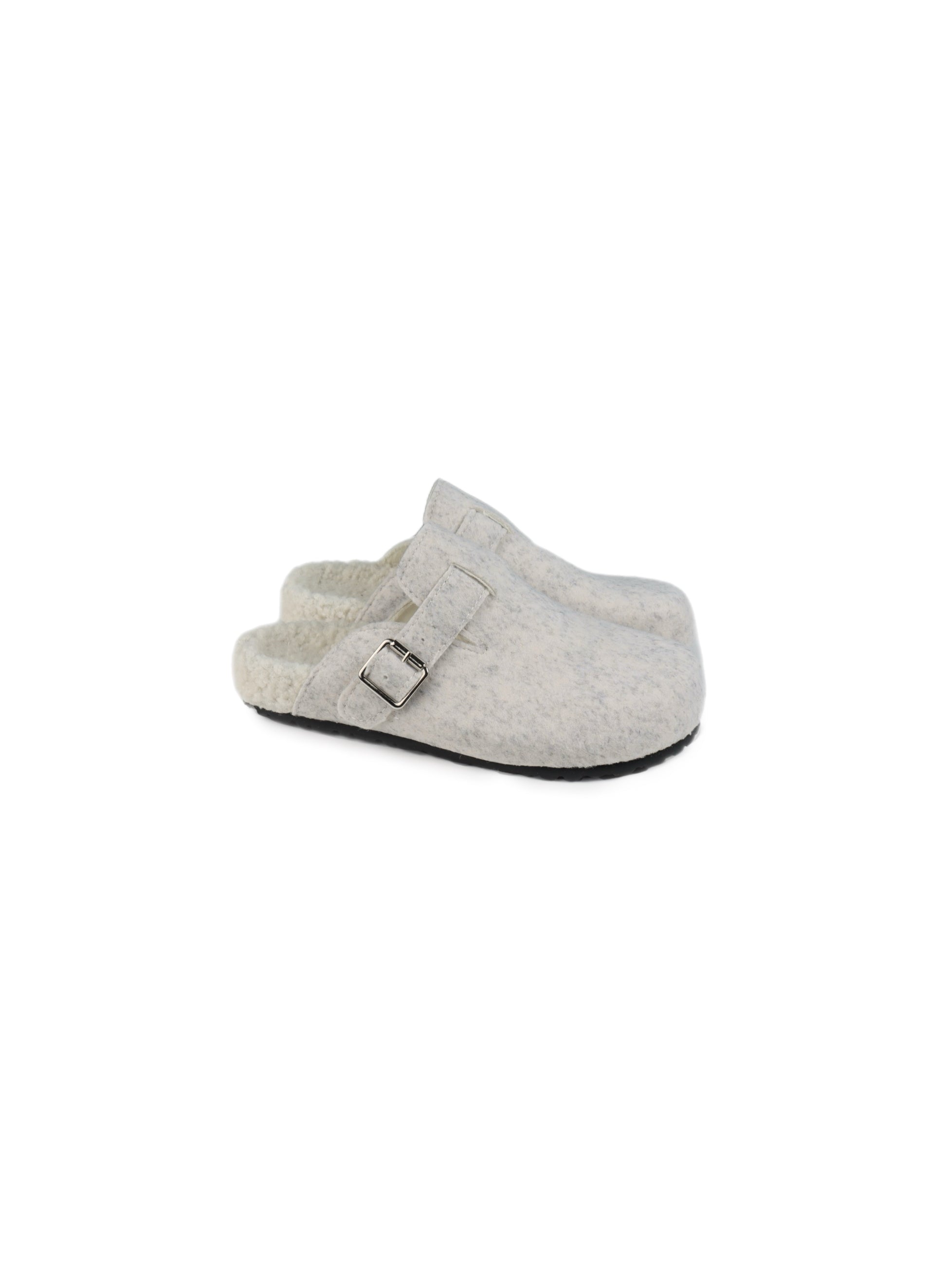 Mou Slippers in Shiro