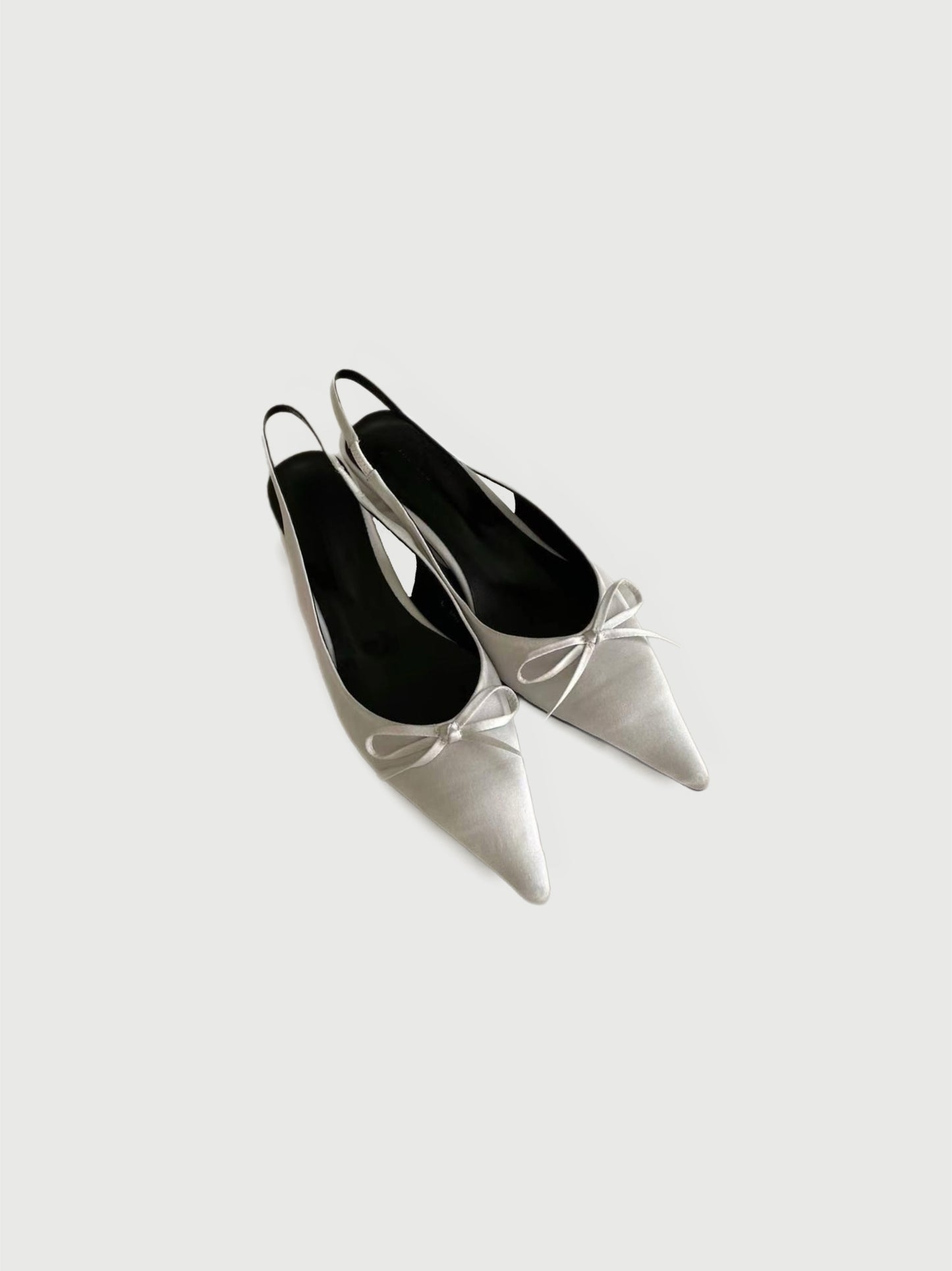 Pointed Ribbon Shoes