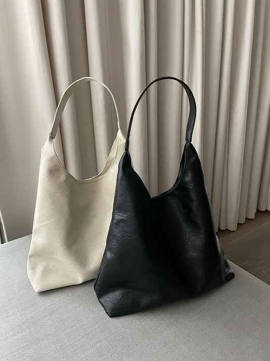 品牌爭相推出的 Hobo Bag：私心推薦的選購指南