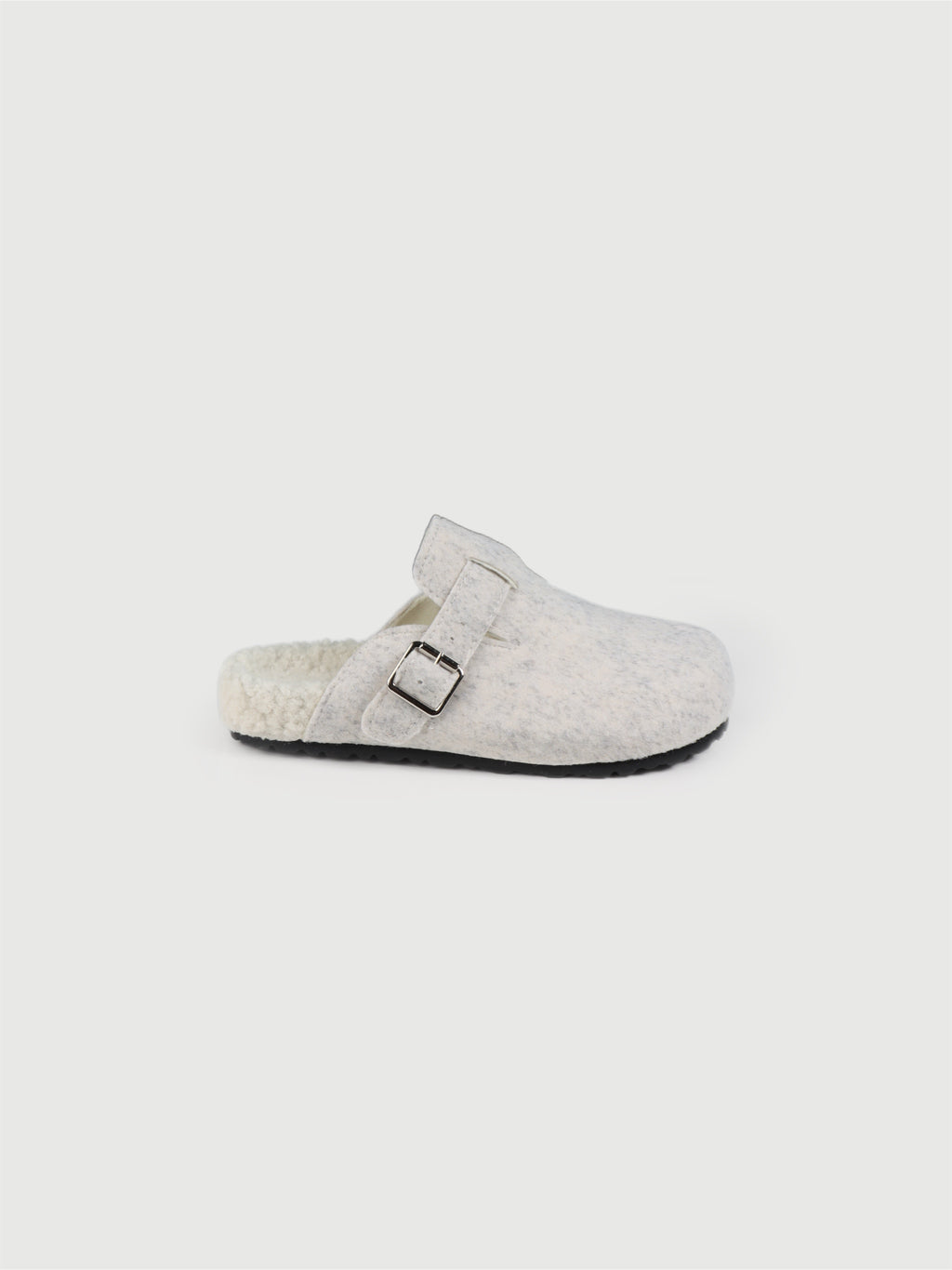 Mou Slippers in Shiro