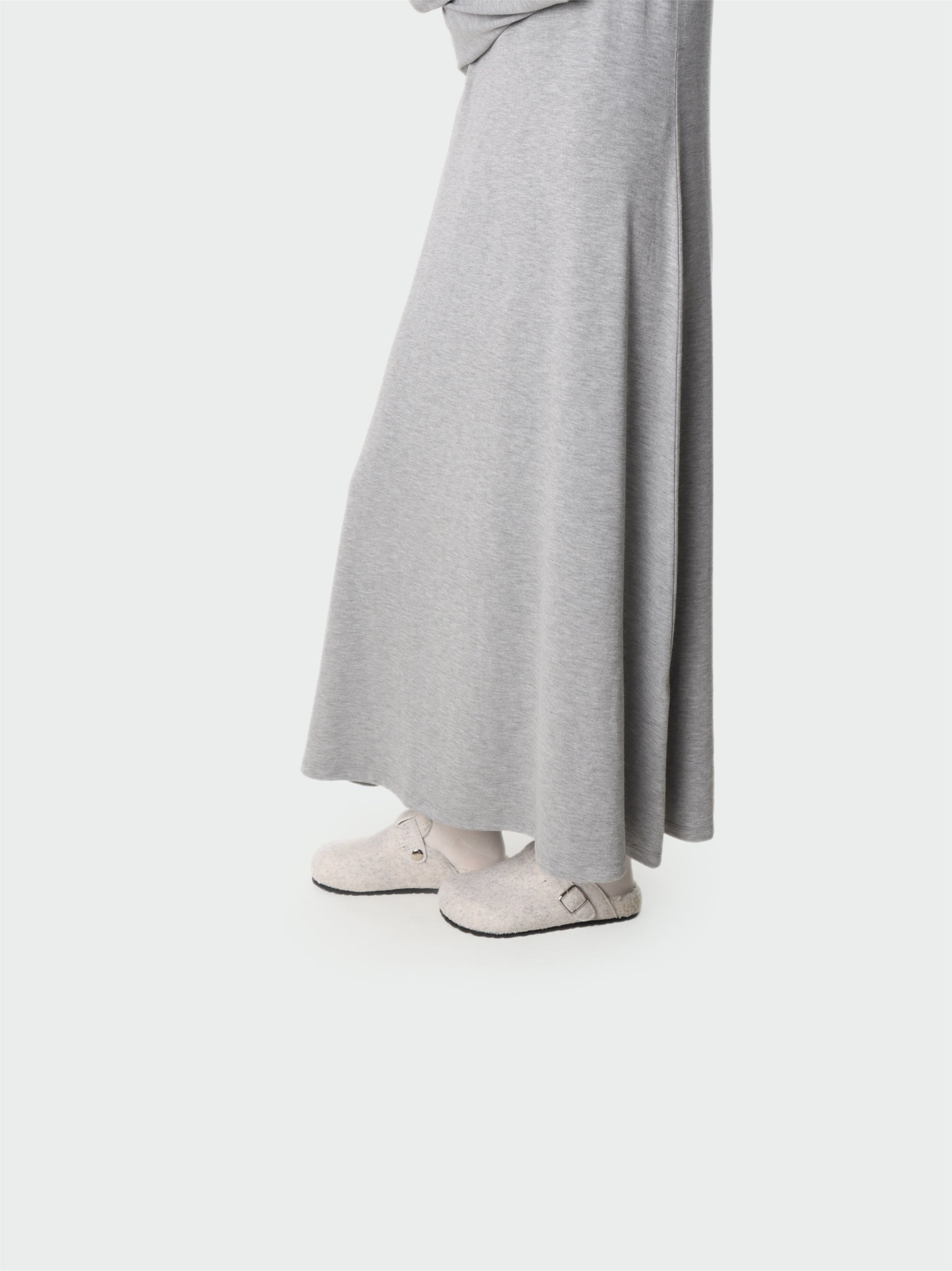 Mou Slippers in Brown