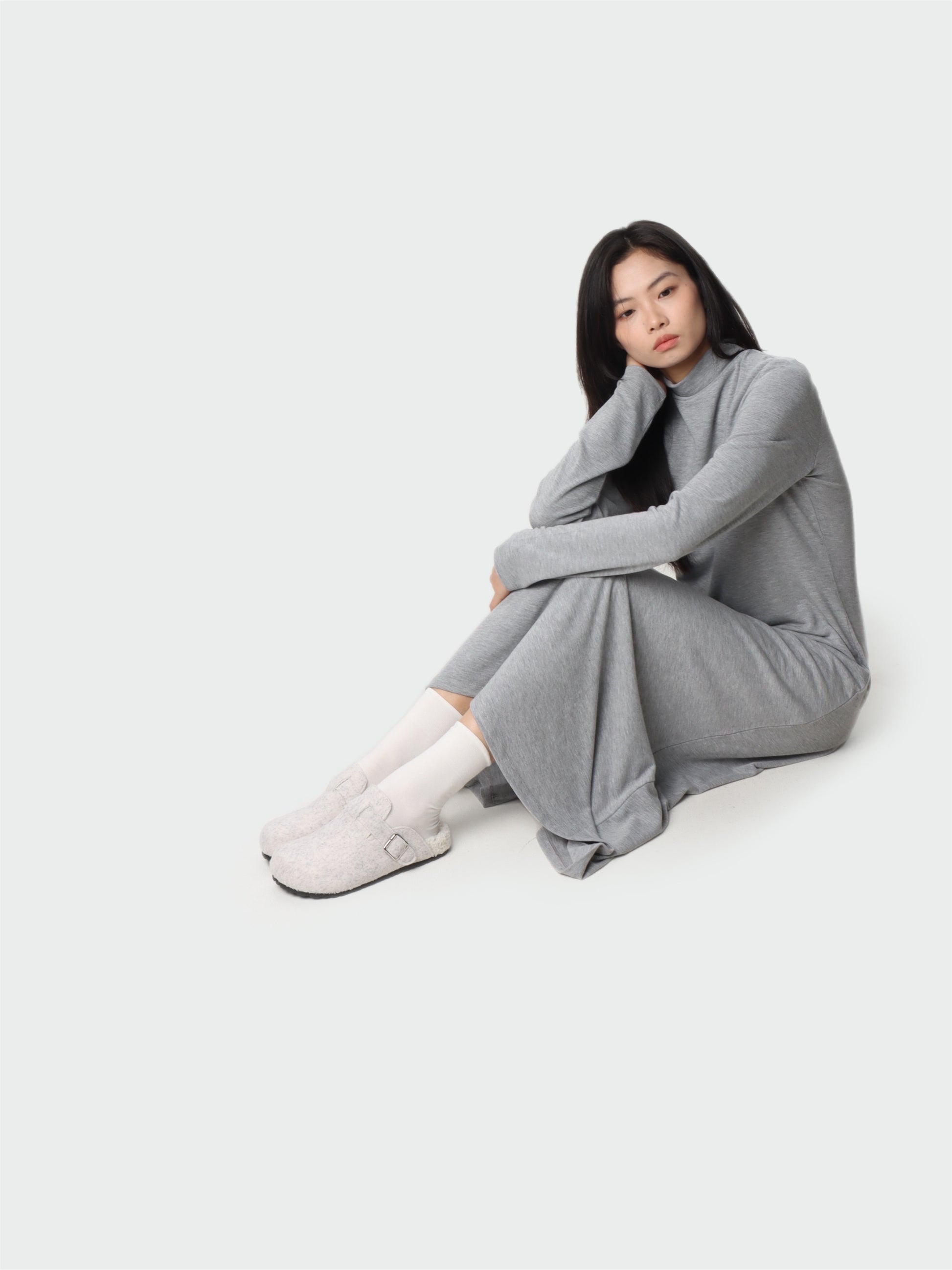 Mou Slippers in Shiro