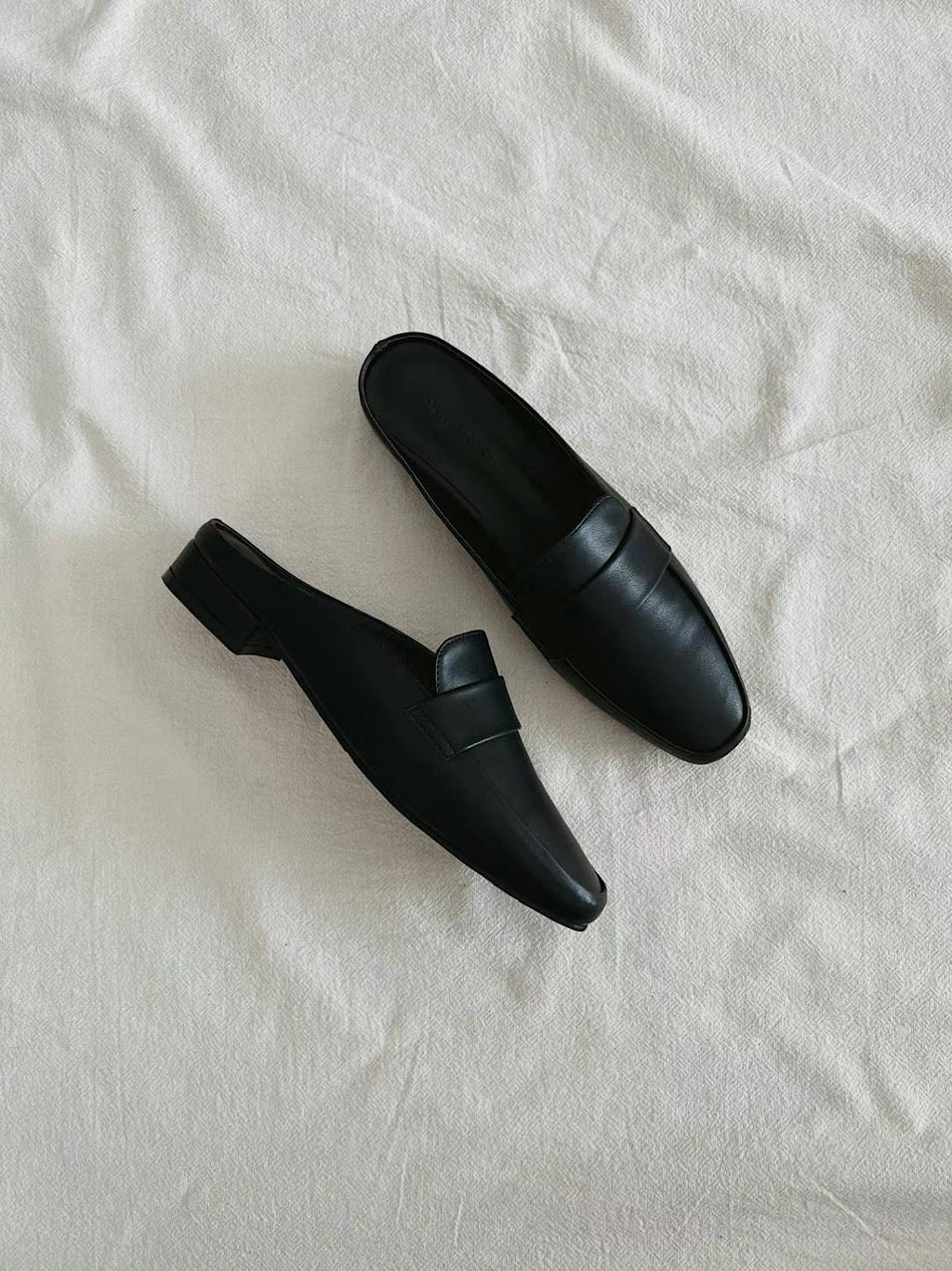 Flat Mules