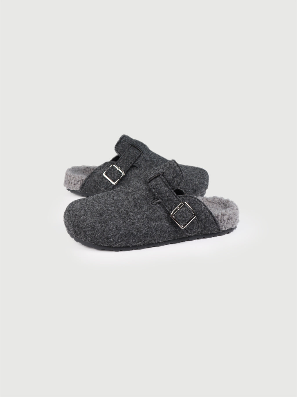 Mou Slippers in Grey