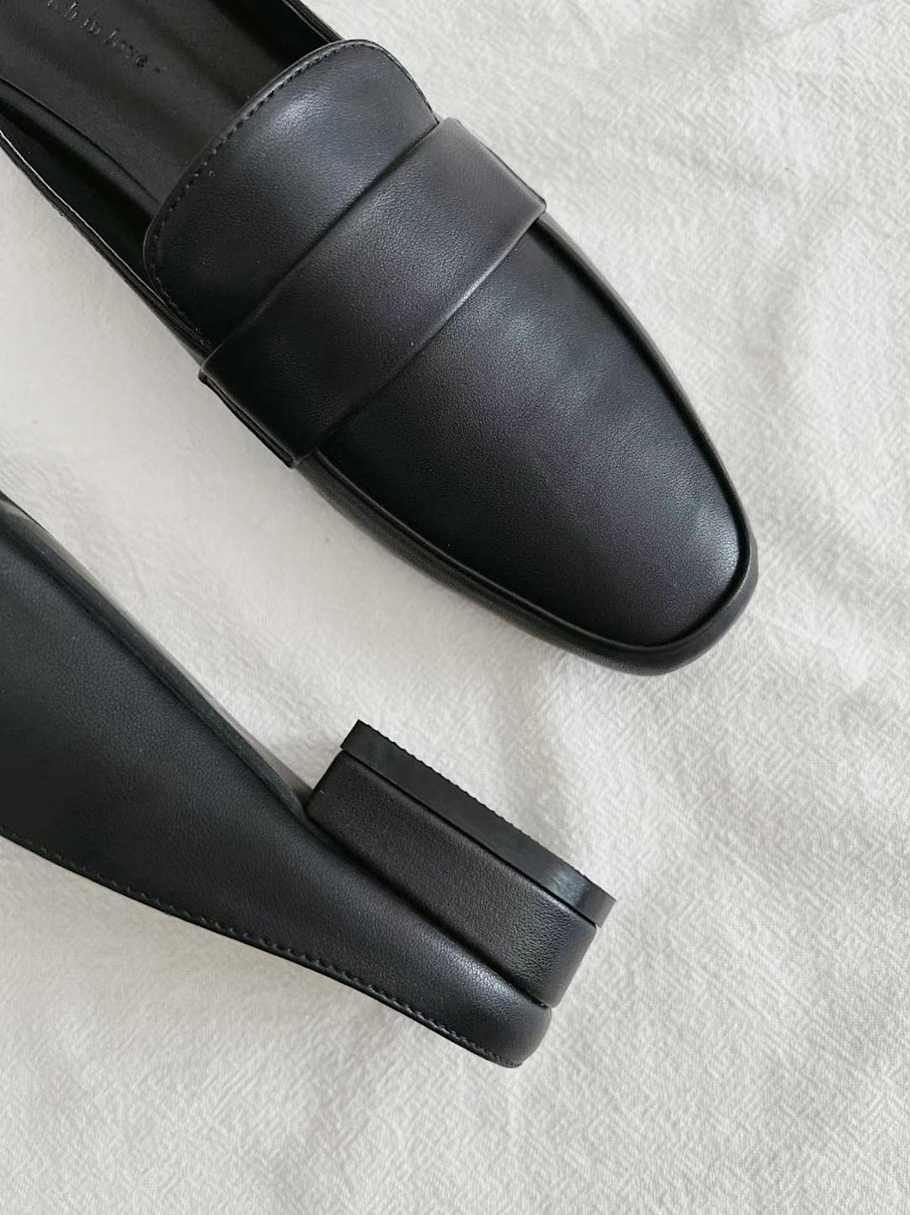 Flat Mules