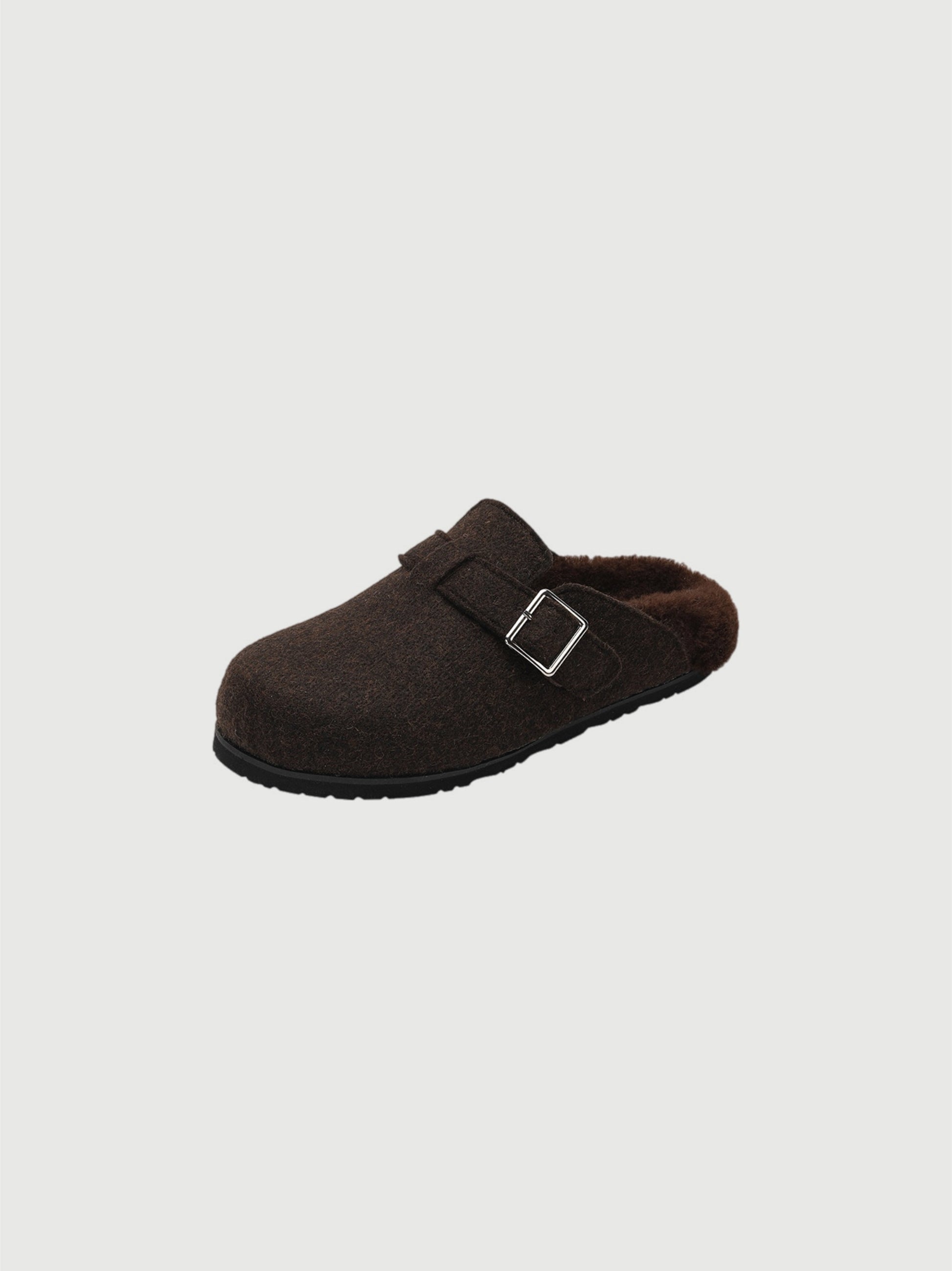Mou Slippers in Brown